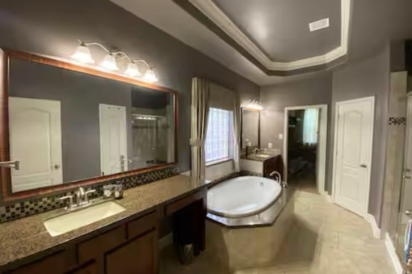 Bathroom with soaking tub in Pearland